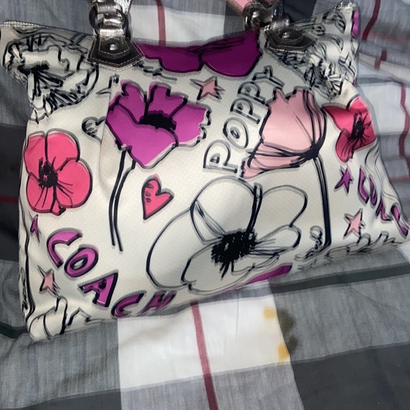 COPY - 👛COACH TOTE & Wristlet 👛 - Picture 3 of 16